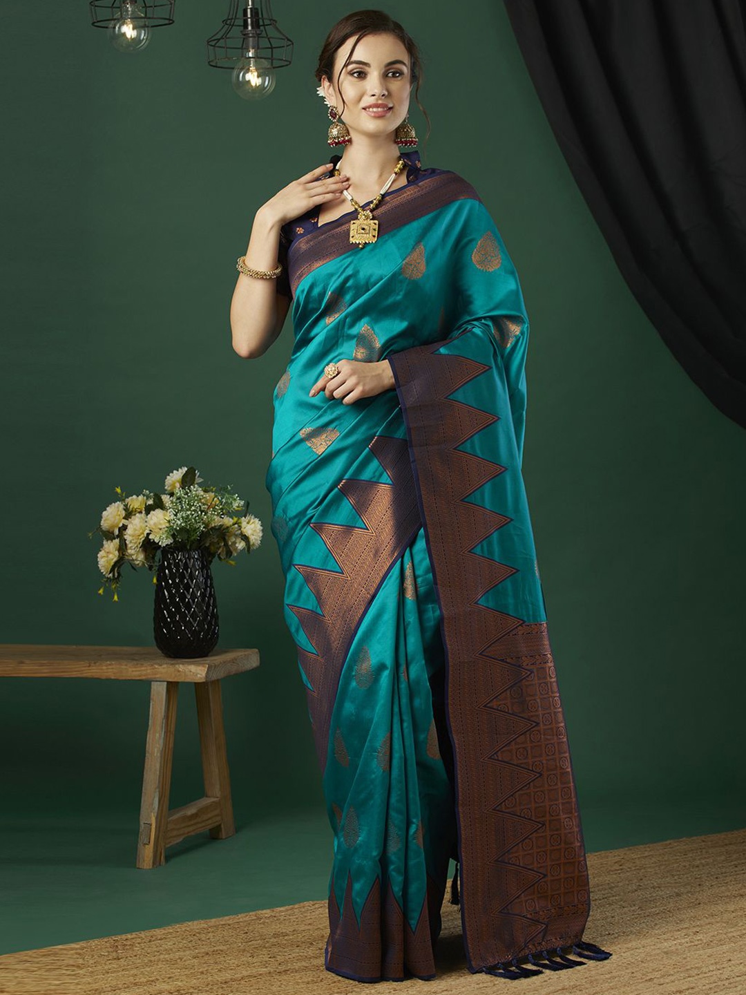 

KAYOMMI Woven Design Zari Pure Silk Banarasi Saree, Blue