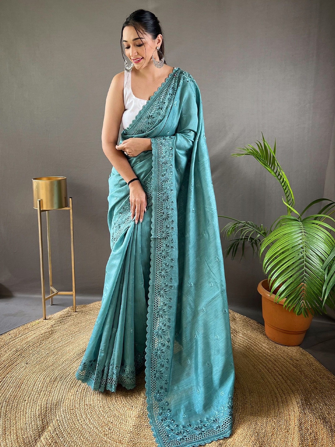 

Tasarika Ethnic Motifs Embroidered Silk Blend Saree, Teal