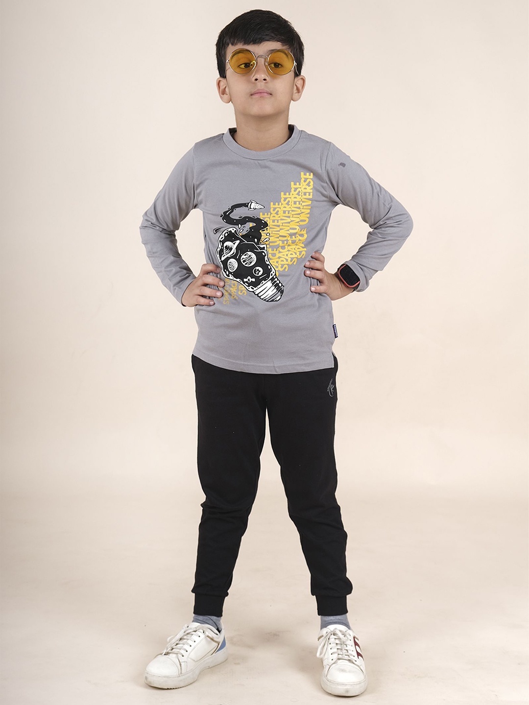 

KiddoPanti Boys Printed T-shirt, Grey