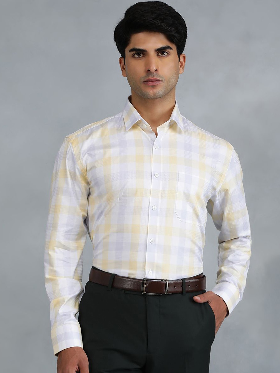 

JADE BLUE Men Opaque Checked Casual Shirt, Yellow