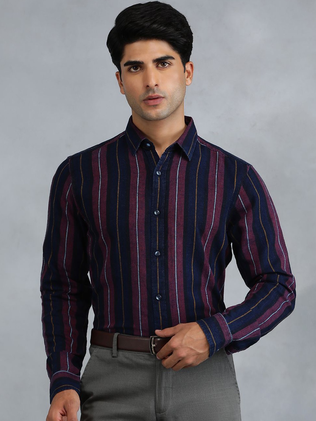 

JADE BLUE Men Slim Fit Opaque Striped Casual Shirt