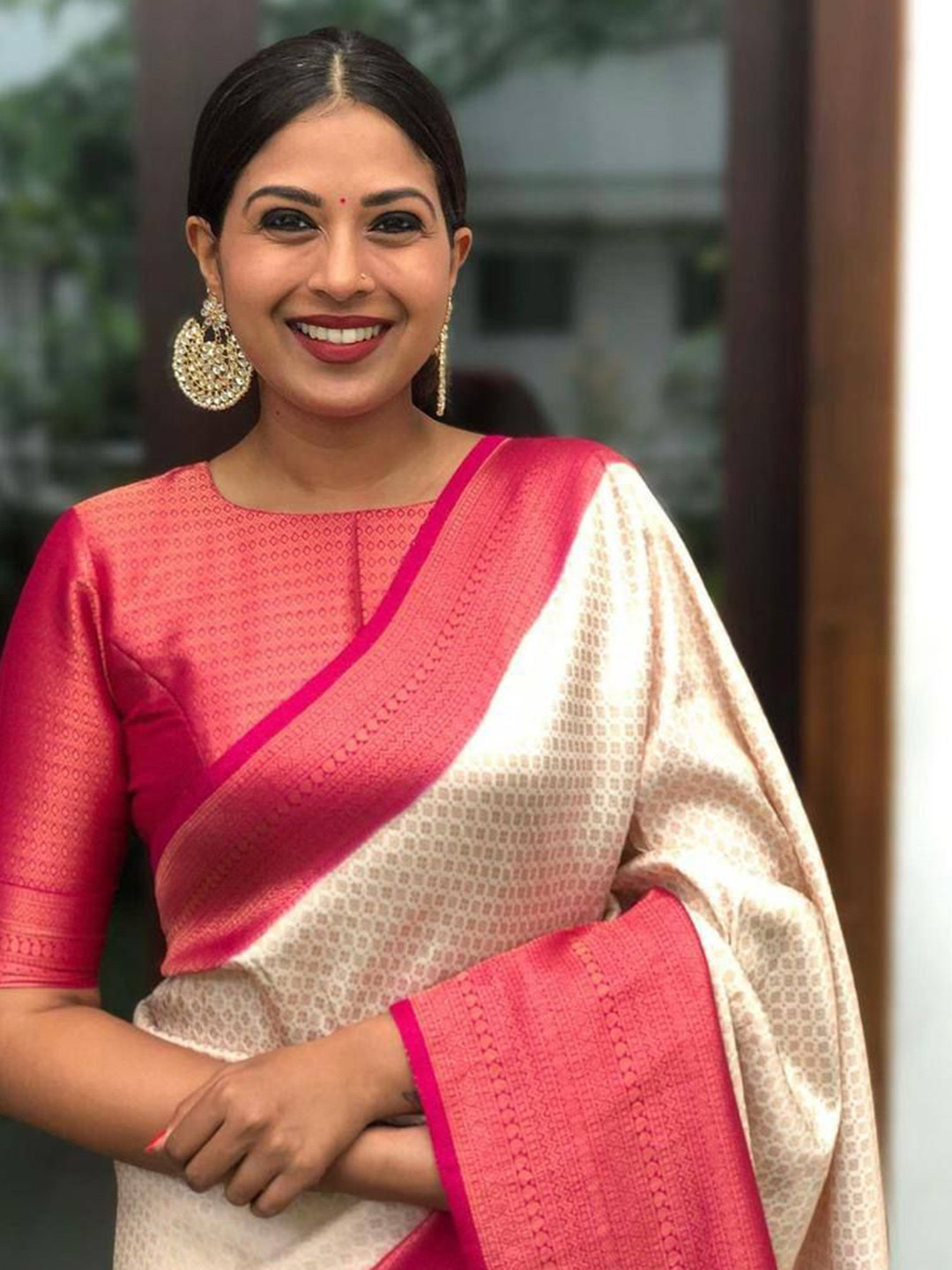 

Celeb Styles Ethnic Motifs Zari Silk Blend Banarasi Saree, Cream