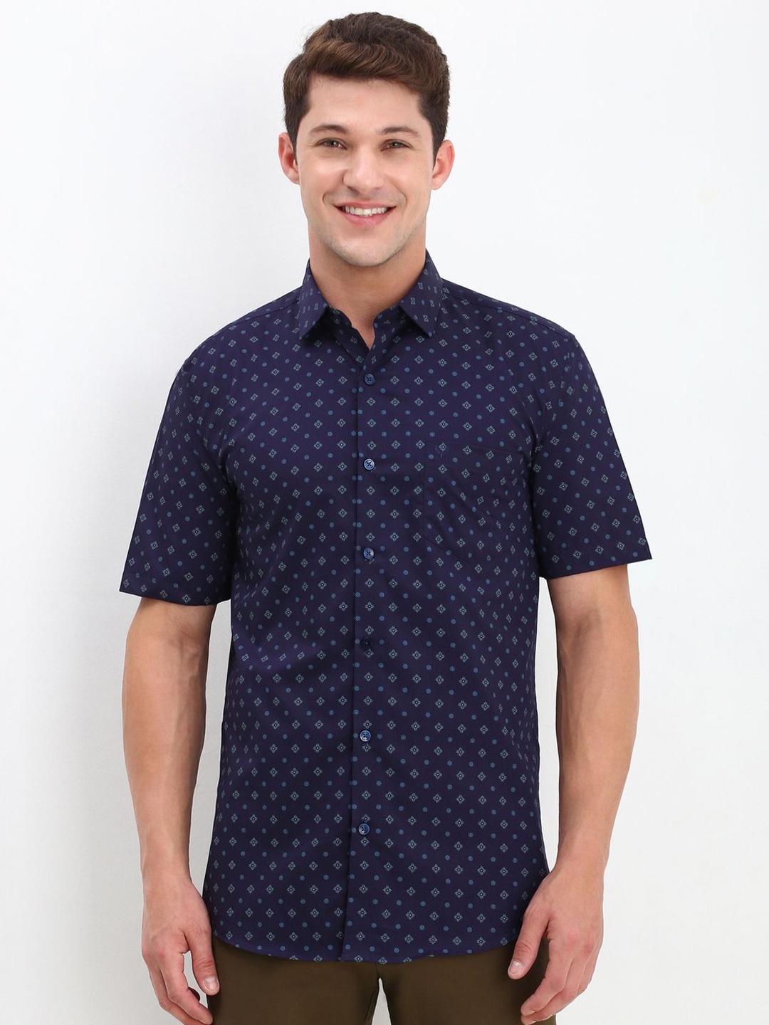 

Allen Solly Men Slim Fit Opaque Printed Casual Shirt, Navy blue