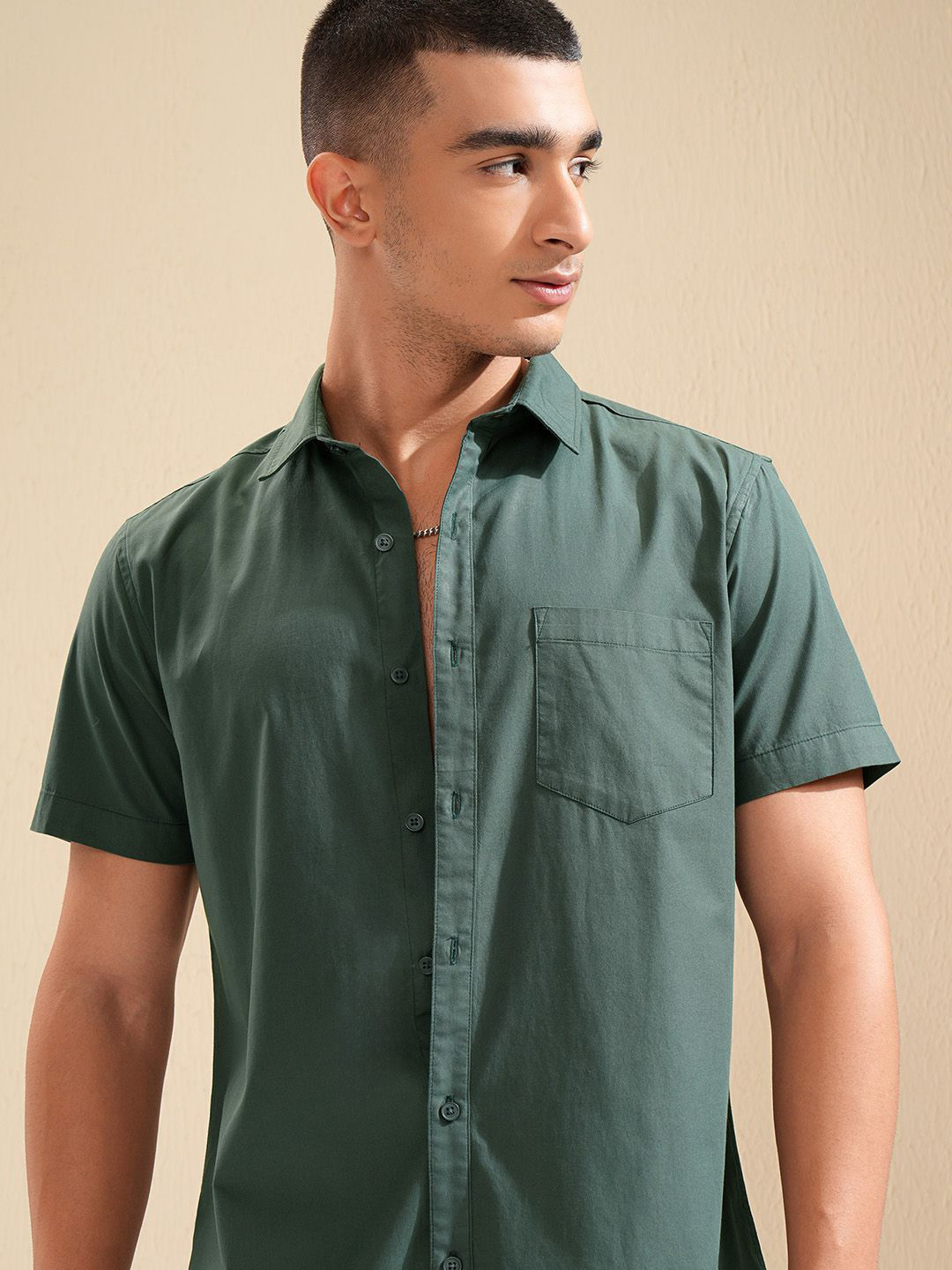 

KETCH Men Dark Solid Slim Fit Regular Fit Casual shirt, Green