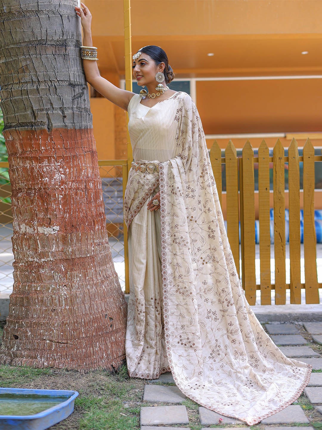 

Tasarika Ethnic Motifs Embroidered Silk Blend Saree, White