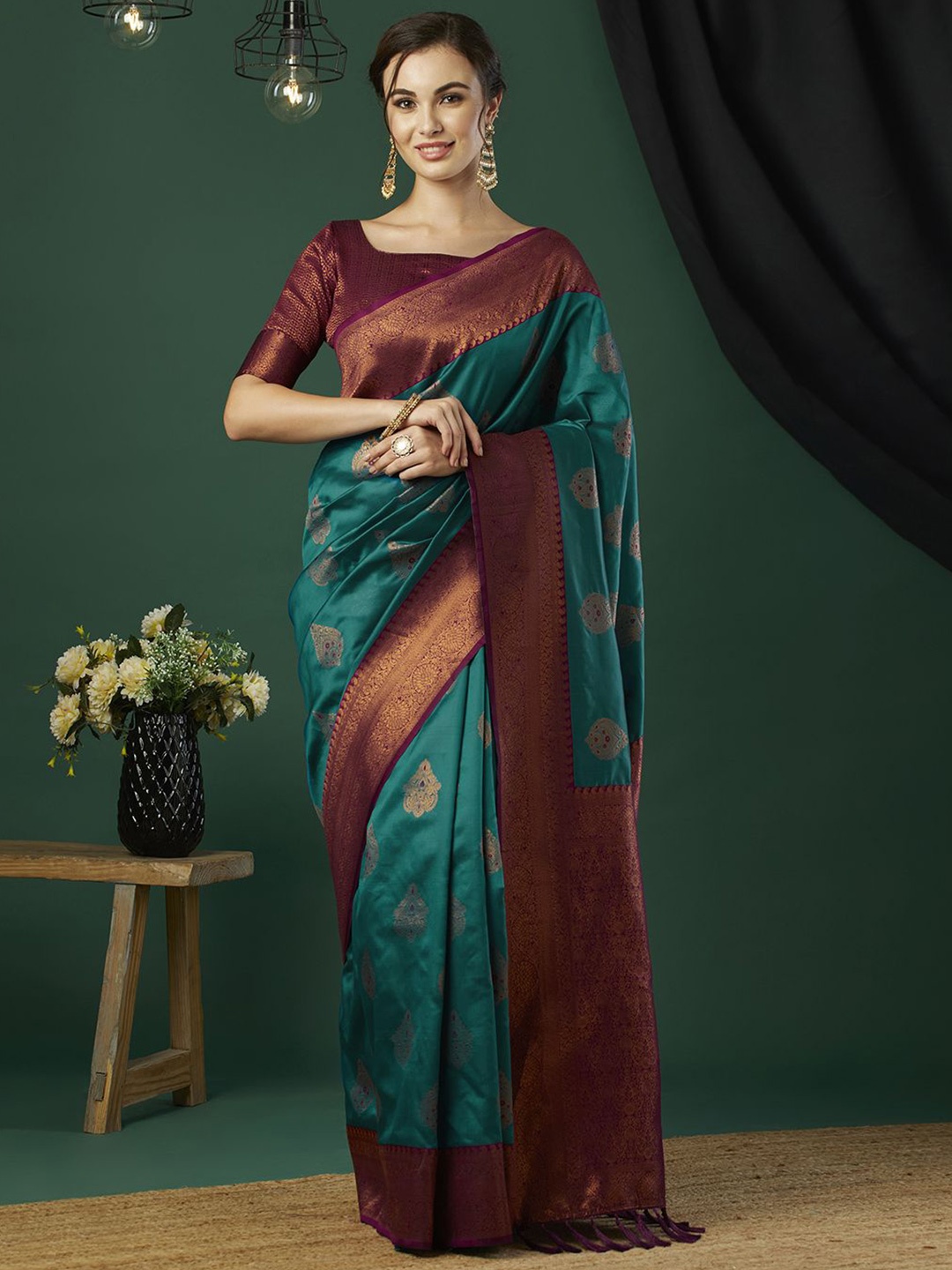 

KAYOMMI Woven Design Zari Banarasi Saree, Turquoise blue