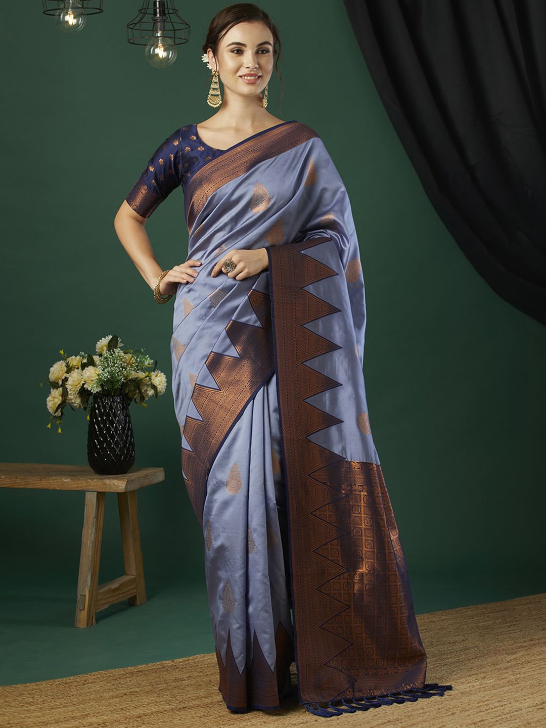 

KAYOMMI Women Ethnic Motifs Zari Pure Silk Banarasi Saree With Zari Border, Lavender