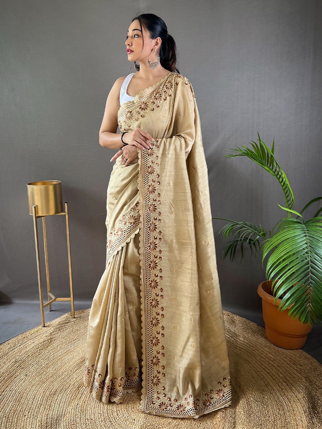 

Tasarika Floral Embroidered Silk Blend Saree, Cream