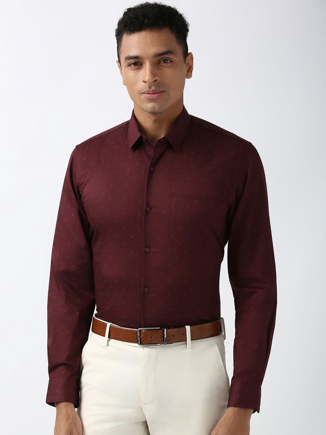 

Peter England Men Slim Fit Opaque Formal Shirt, Maroon