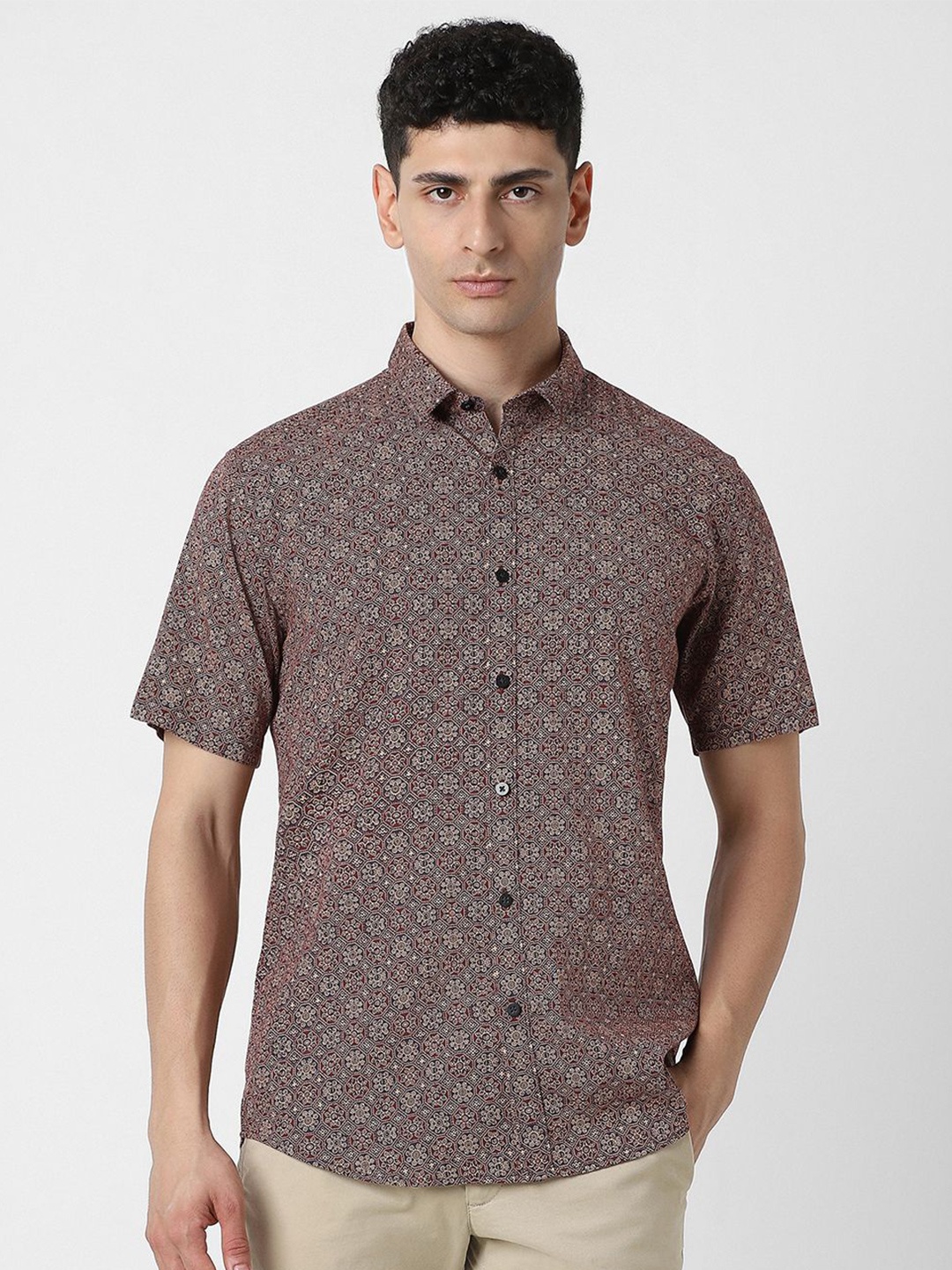 

V Dot Men Slim Fit Opaque Printed Party Shirt, Maroon