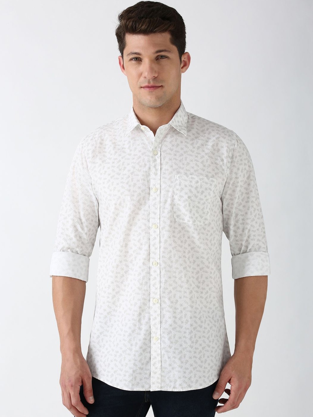

Peter England Casuals Men Slim Fit Floral Opaque Printed Casual Shirt, White