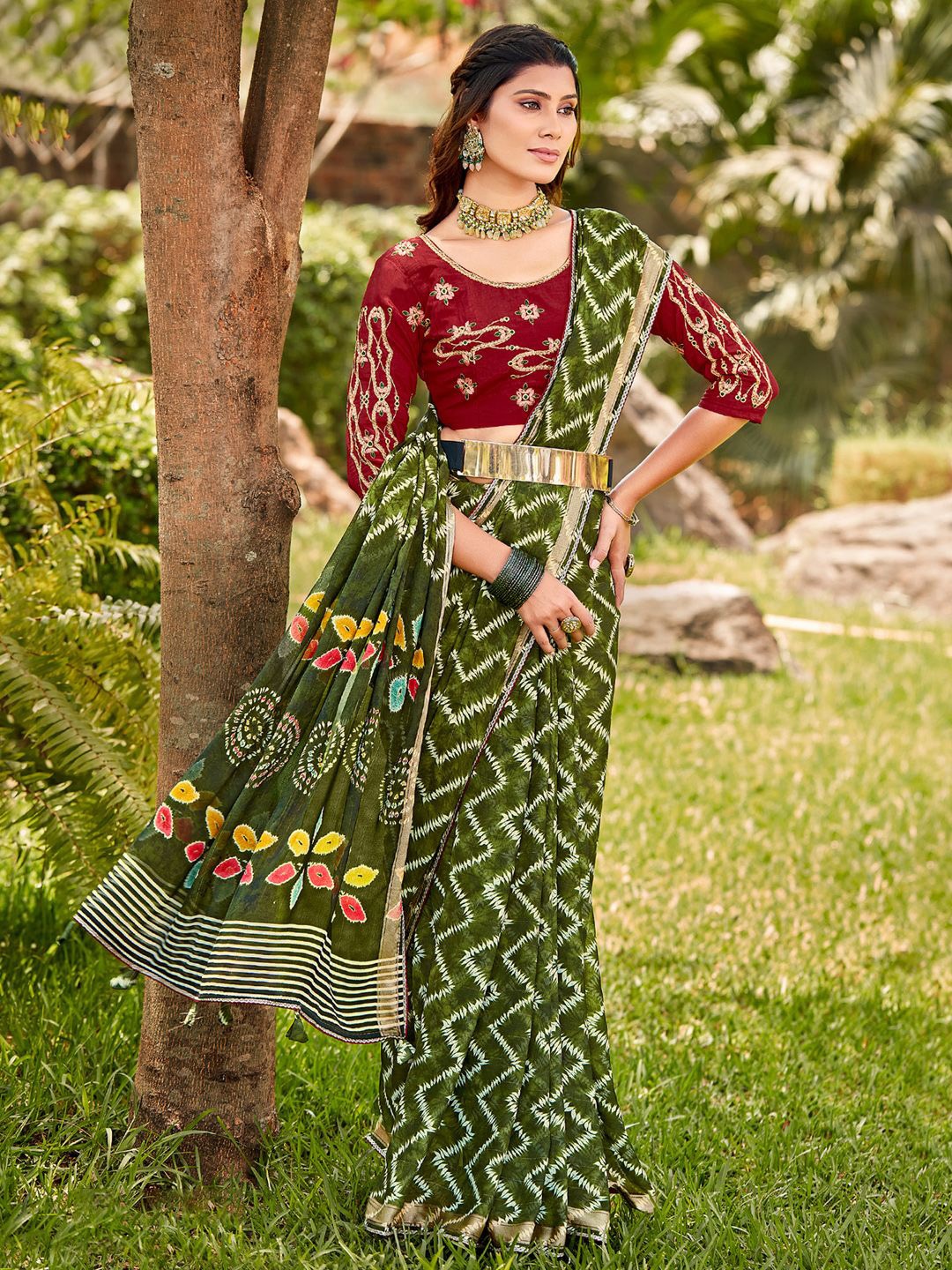 

Saree mall Embroidered Poly Georgette Sarees, Olive