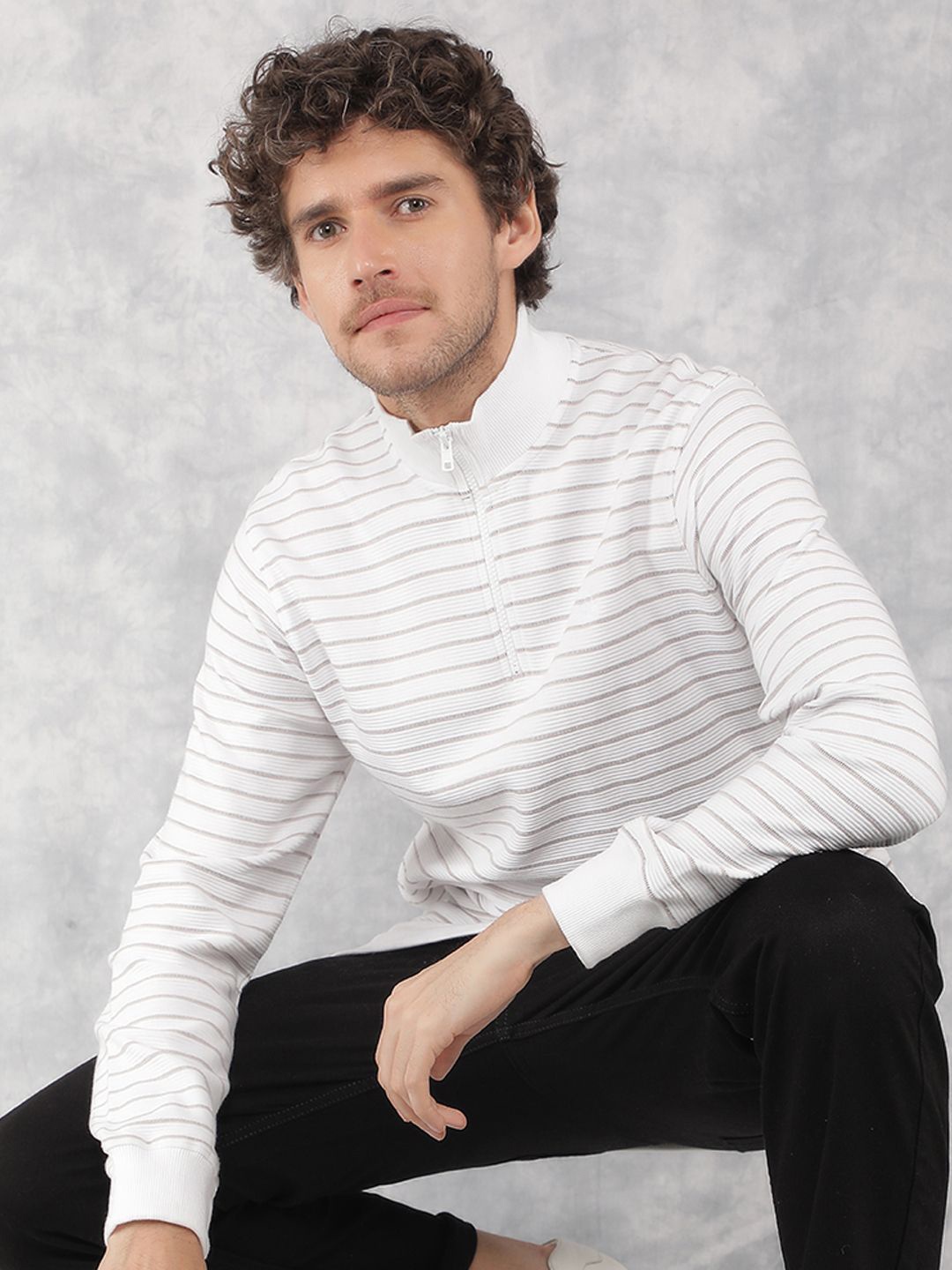

Crimsoune Club Men Striped Sweatshirt, Off white