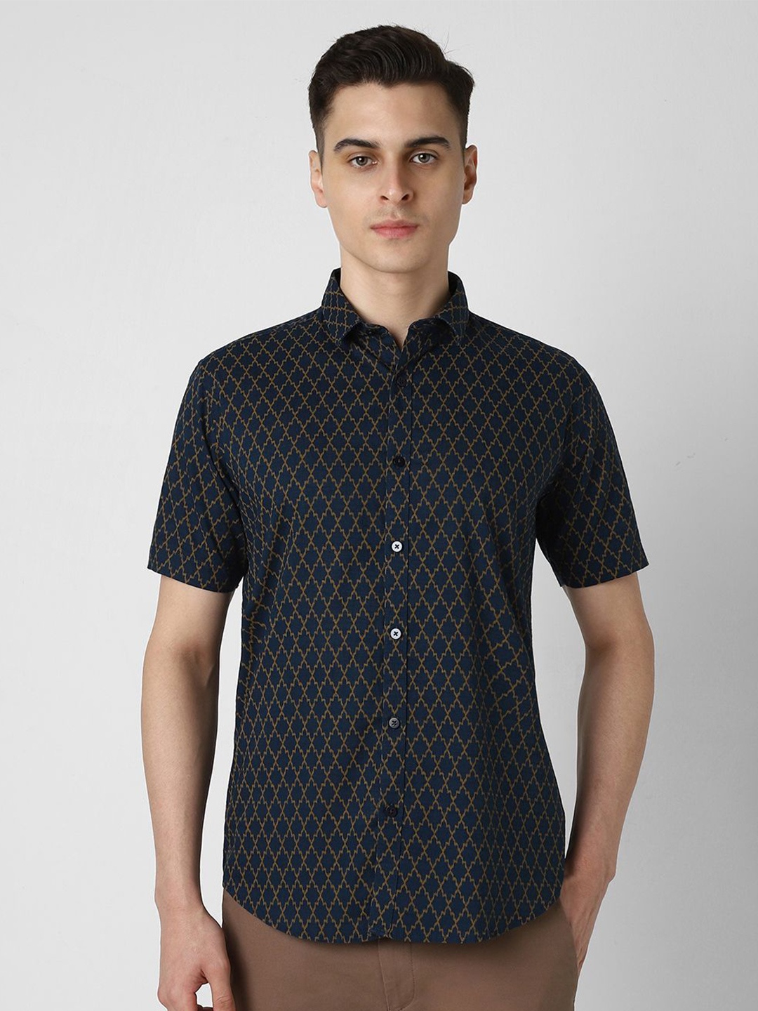 

V Dot Men Slim Fit Opaque Printed Party Shirt, Navy blue
