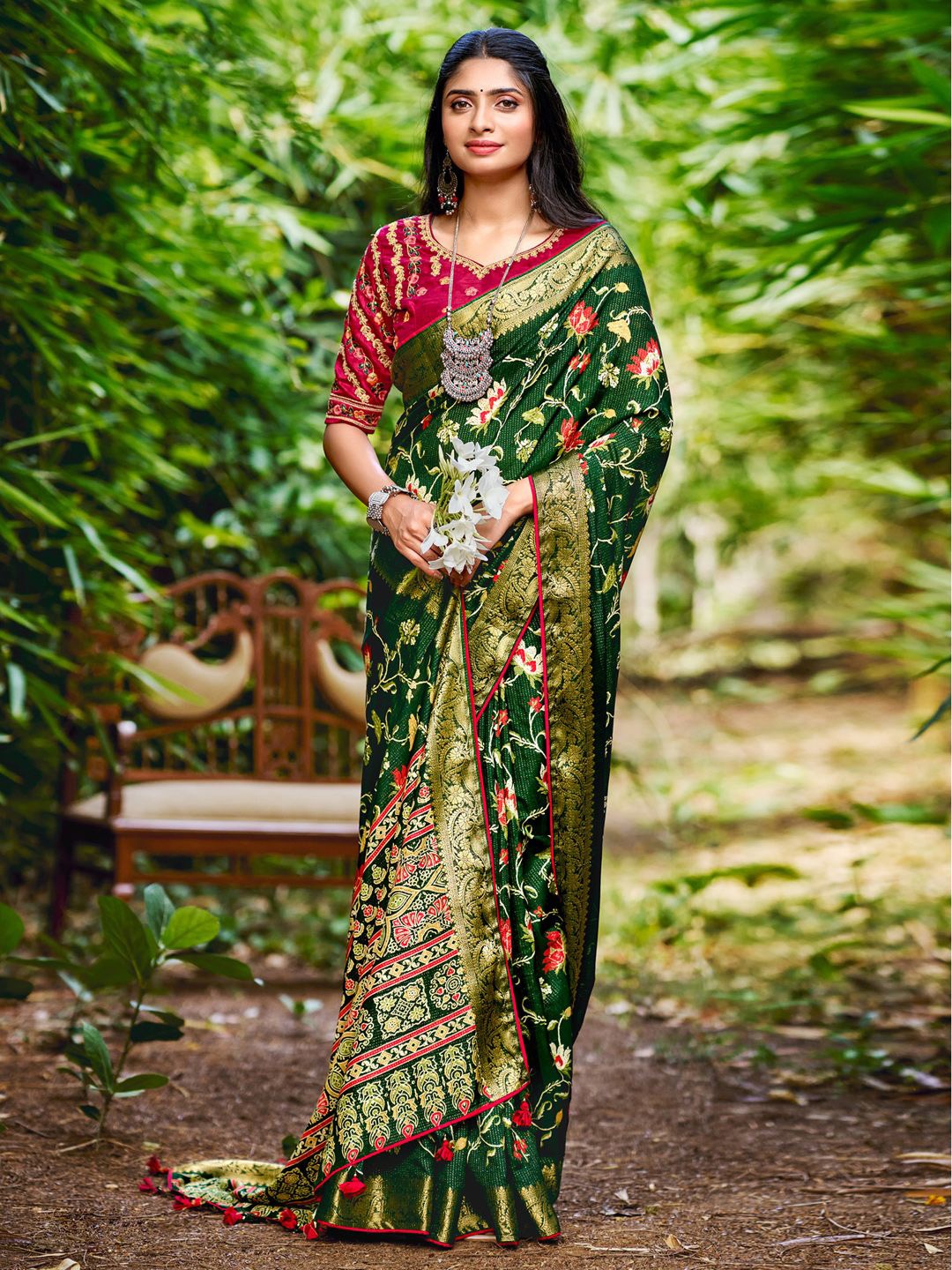 

Saree mall Woven Design Zari Silk Blend Sarees, Green