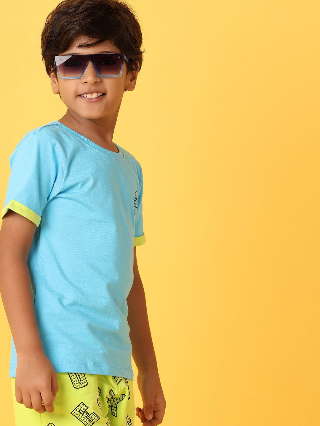 

V-Mart Boys T-shirt with Shorts, Blue
