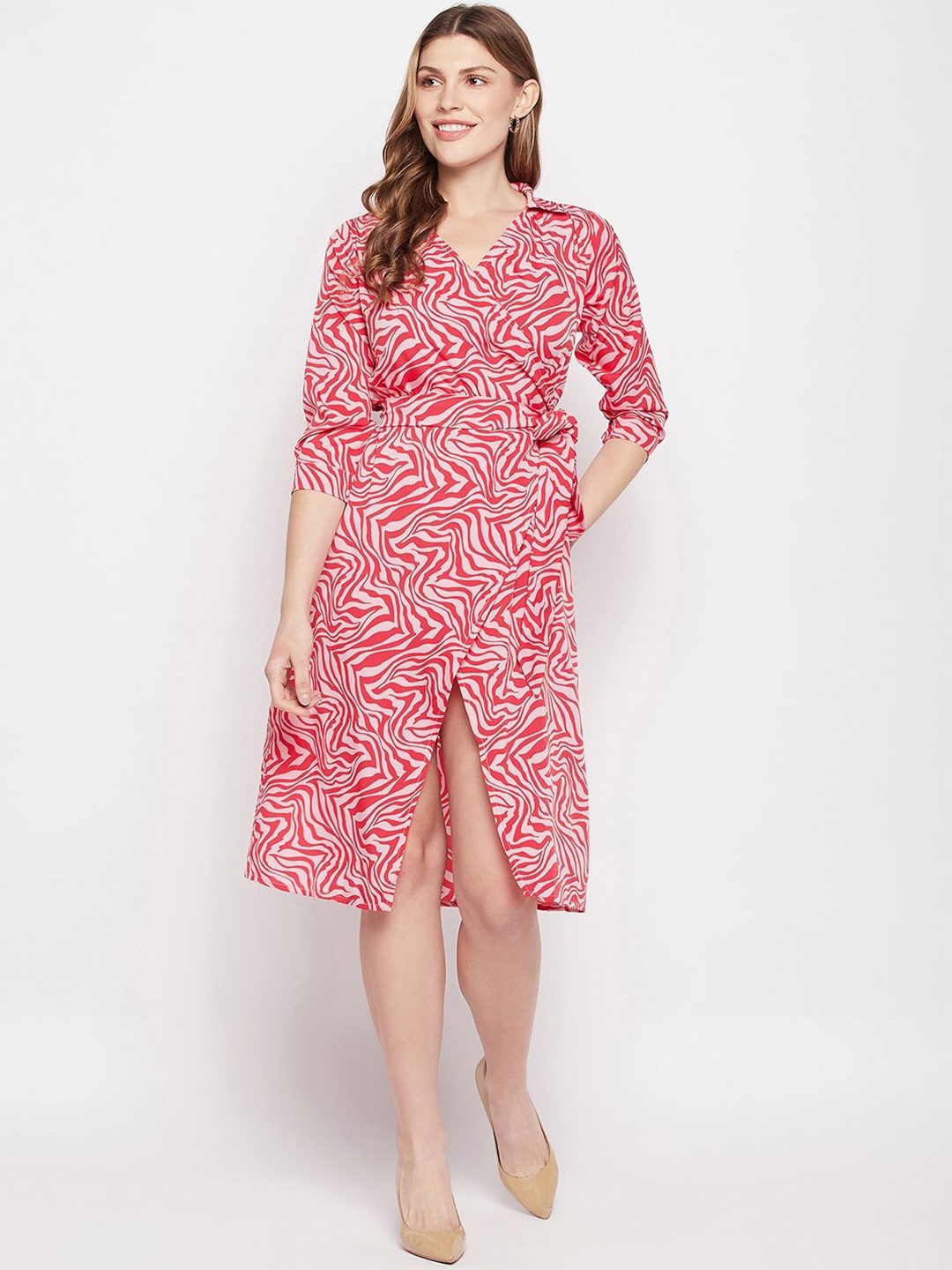 

Murcia Floral Print Slit Sleeve Crepe Dress, Red