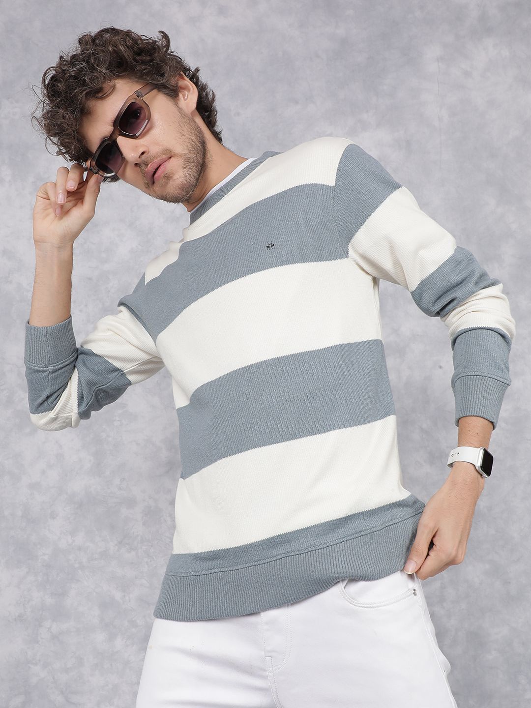 

Crimsoune Club Men Striped Sweatshirt, Blue