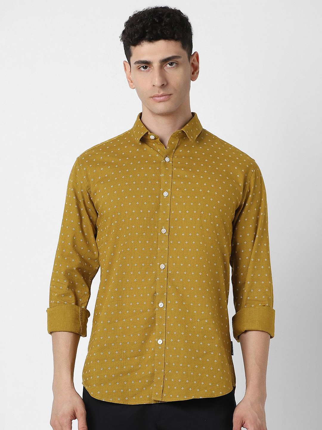 

V Dot Men Slim Fit Floral Opaque Printed Casual Shirt, Yellow