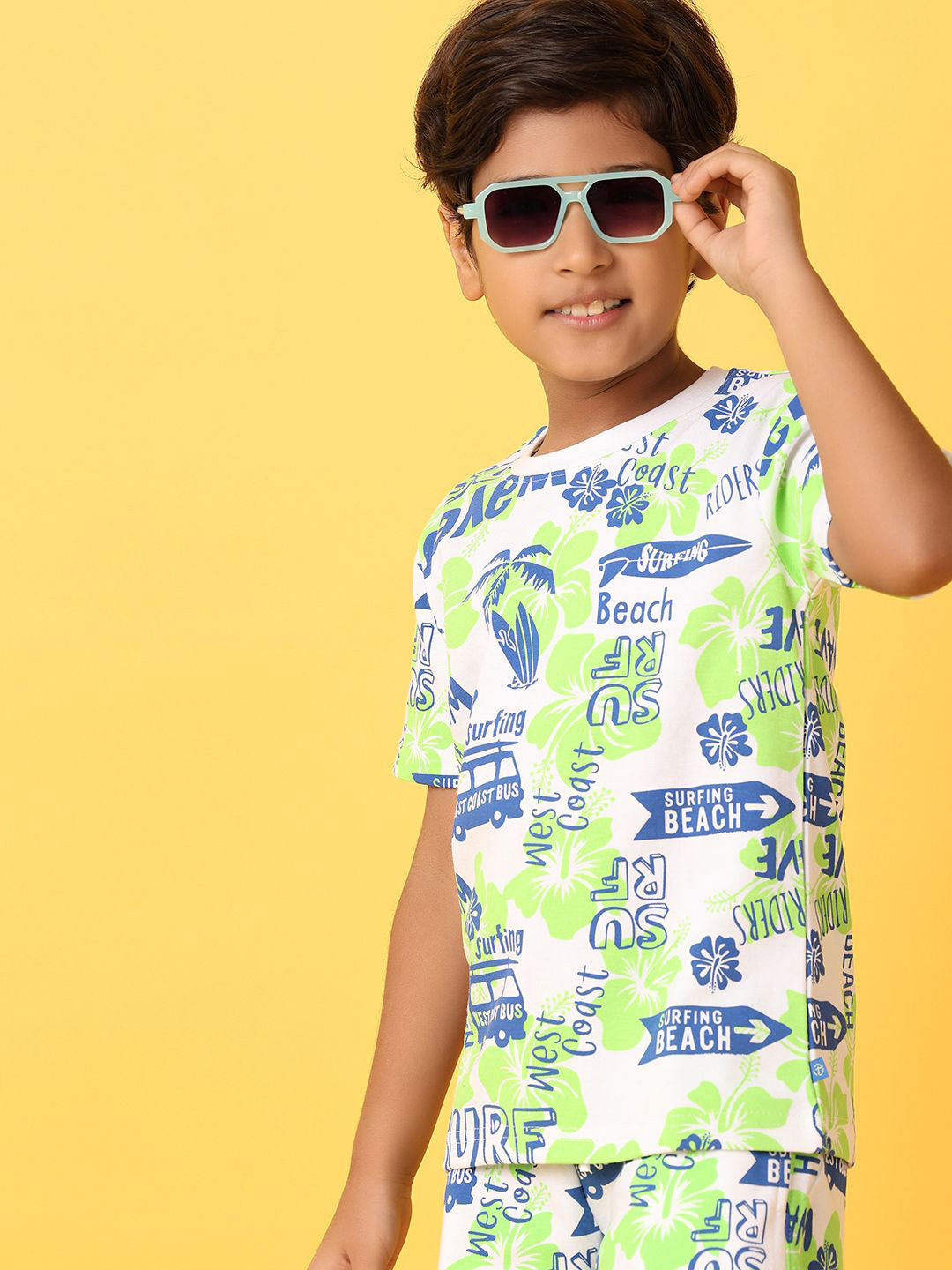 

V-Mart Boys Printed T-shirt with Shorts, White