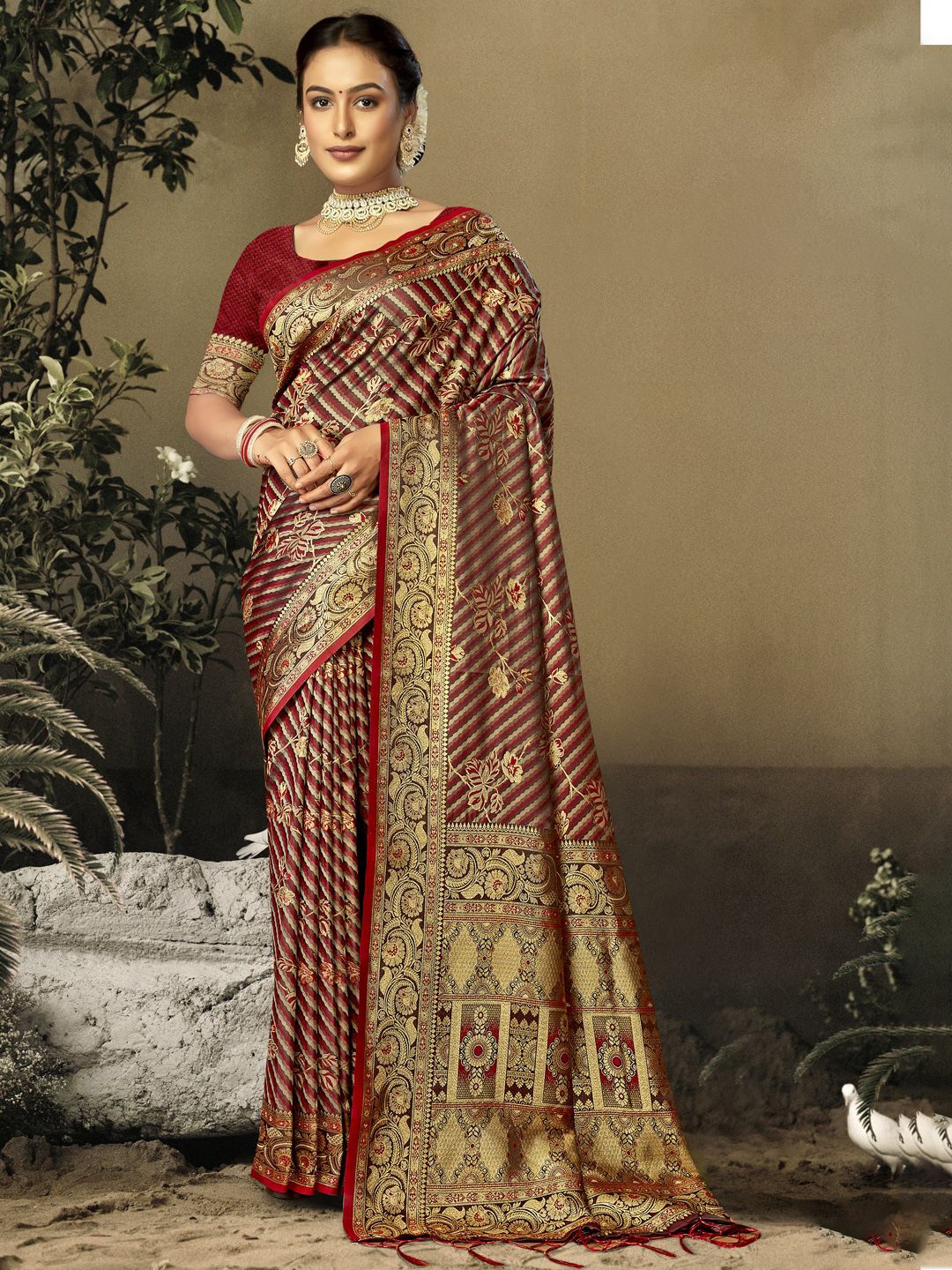 

SANGAM PRINTS Woven Design Zari Satin Tussar Saree, Maroon