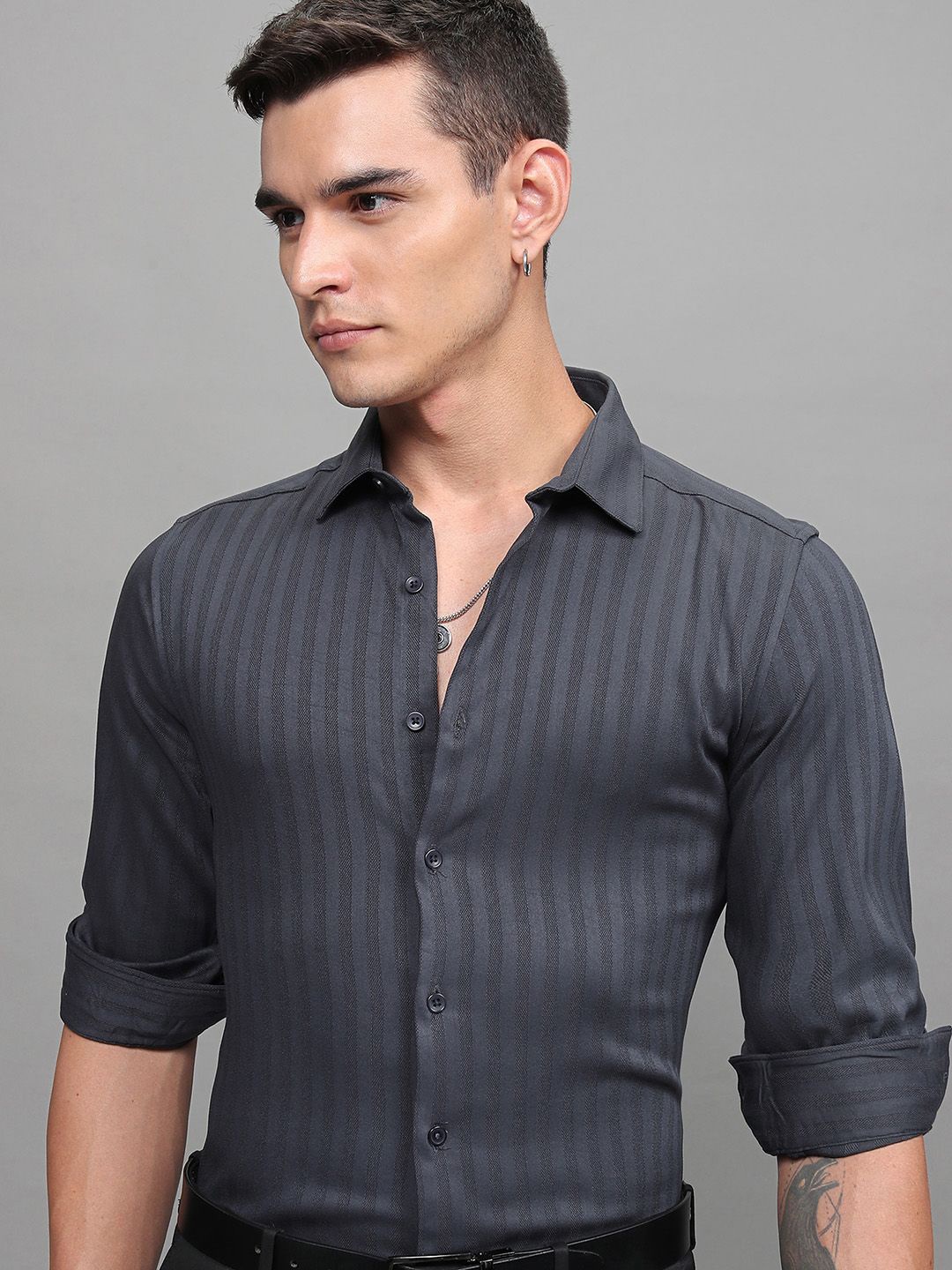 

HIGHLANDER Men Dobby Textured Striped Occation Slim Fit Shirt, Navy blue