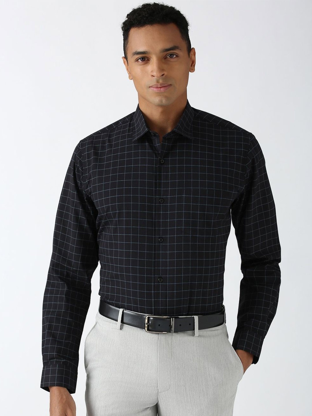 

Peter England Men Slim Fit Opaque Checked Formal Shirt, Black