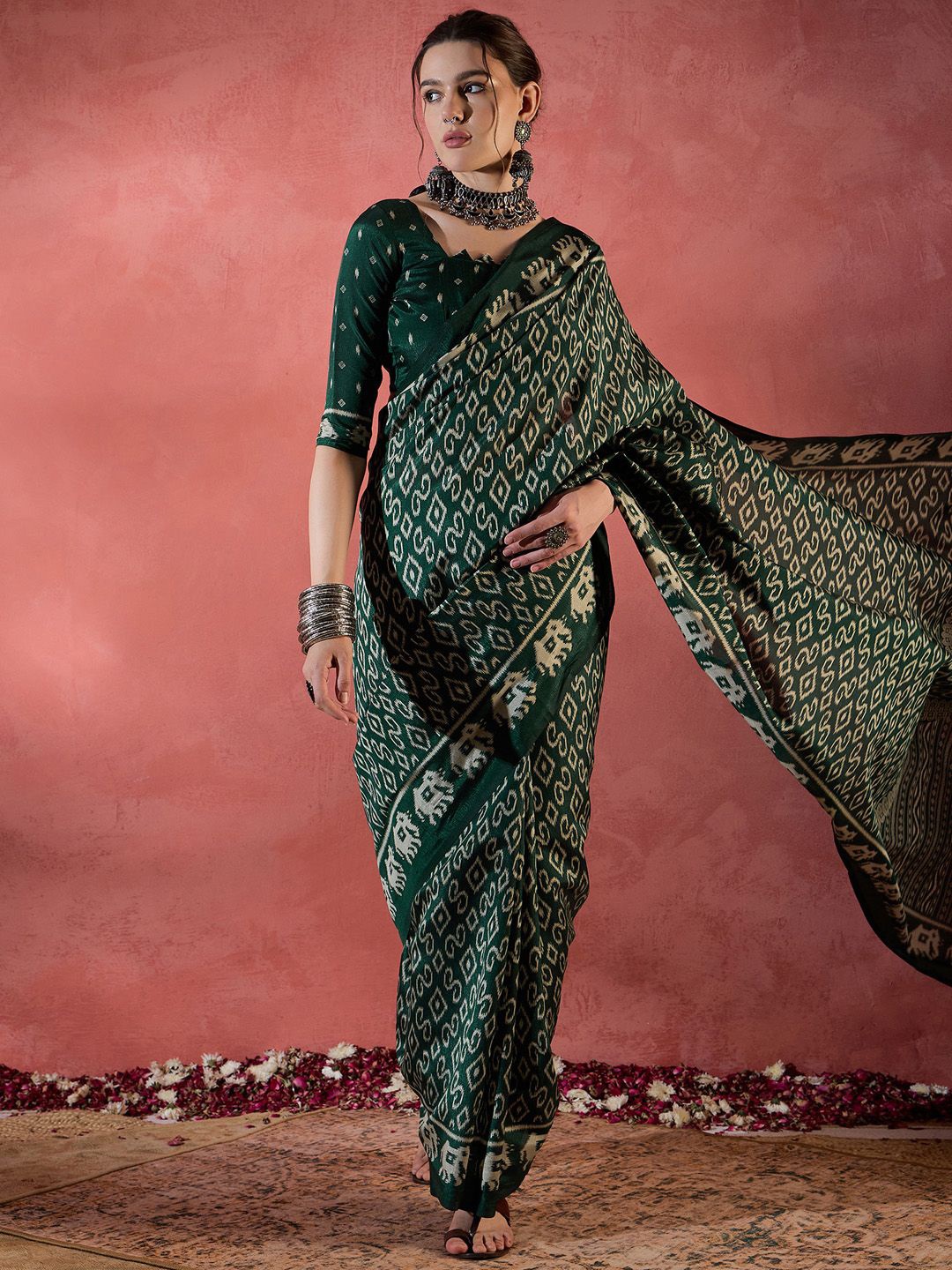 

Saree mall Ethnic Motifs Silk Blend Ikat Sarees, Green