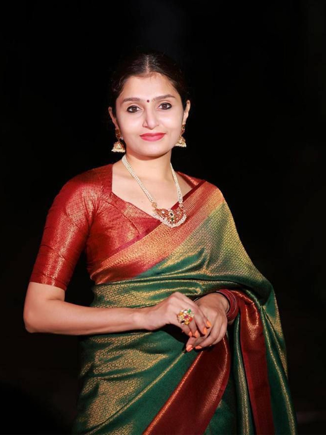 

Celeb Styles Ethnic Motifs Zari Silk Blend Banarasi Saree, Green