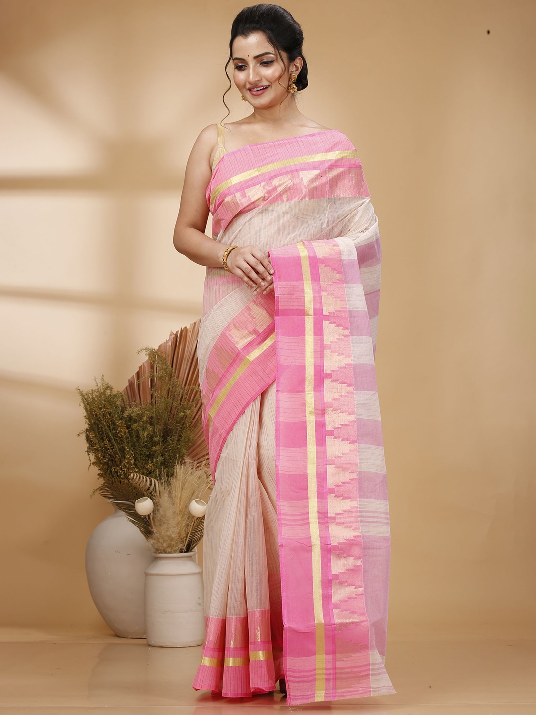 

PuJoy Woven Design Zari Pure Cotton Taant Saree, Pink
