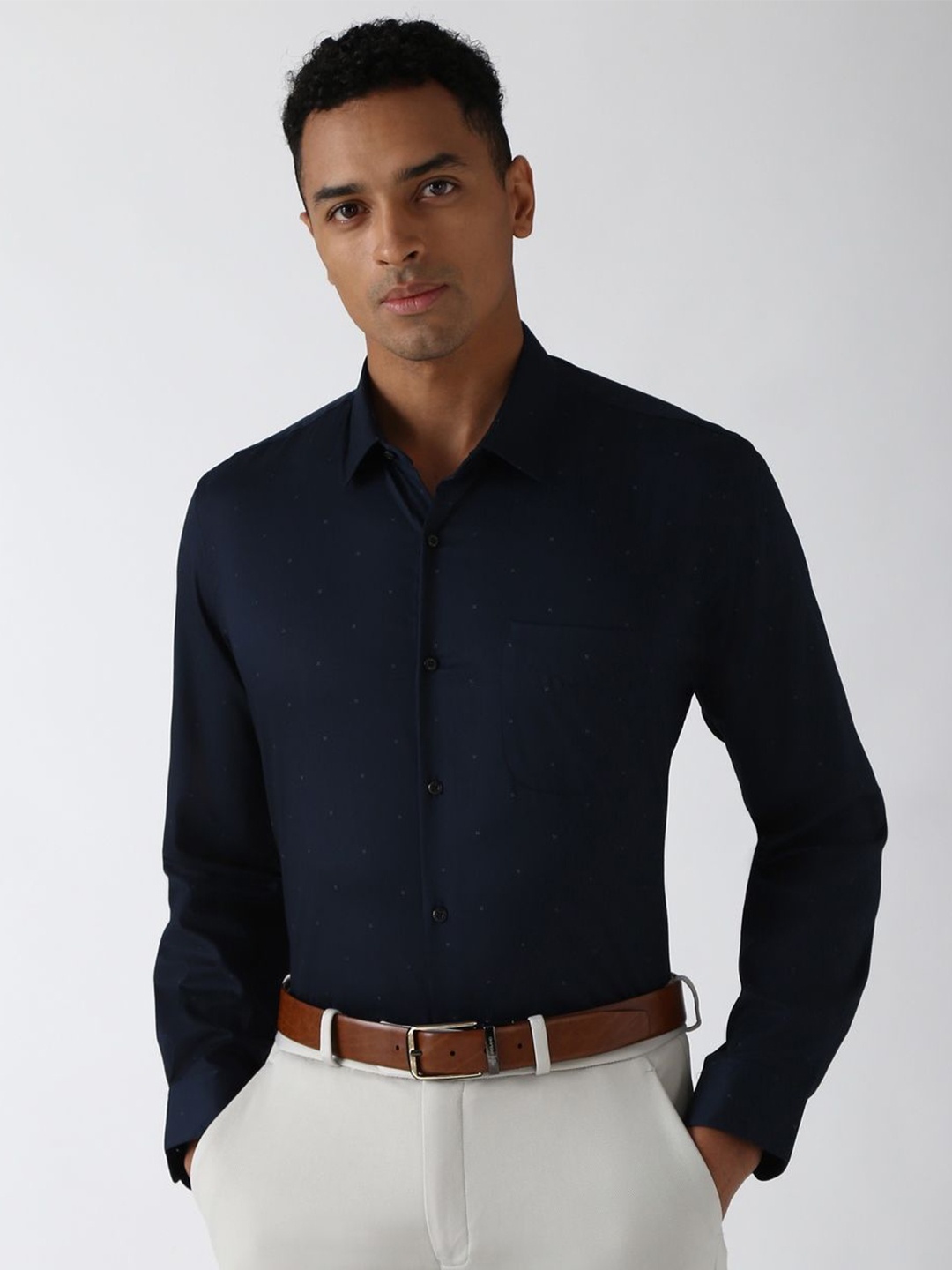 

Peter England Men Slim Fit Opaque Formal Shirt, Navy blue