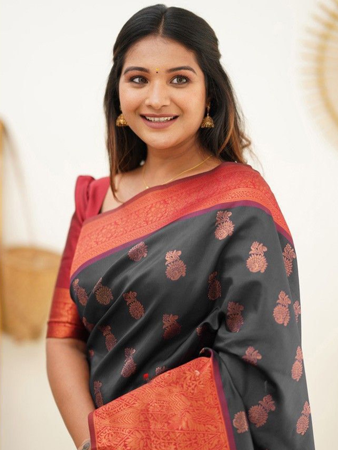 

Celeb Styles Ethnic Motifs Zari Silk Blend Banarasi Saree, Black
