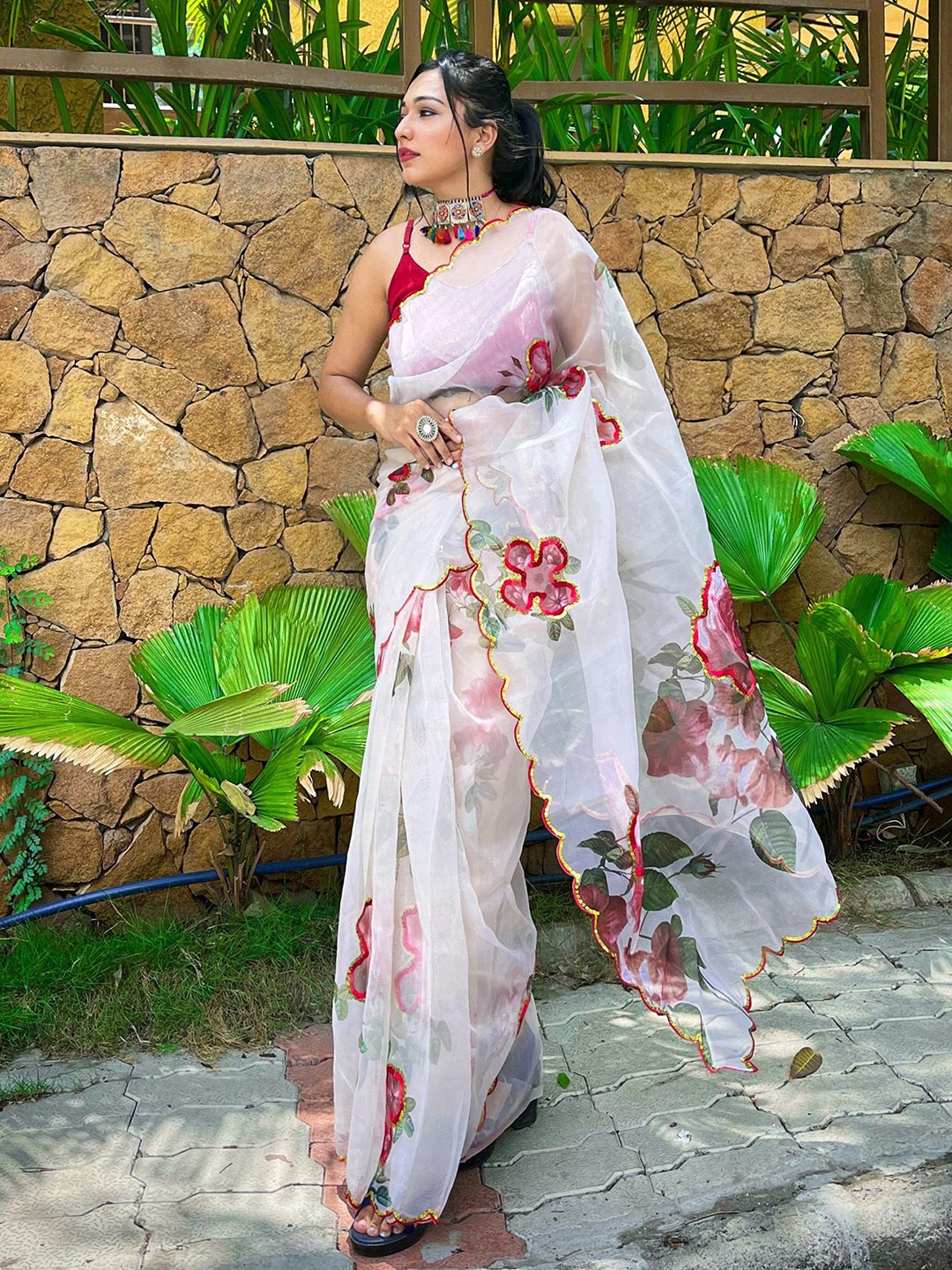 

elora Floral Sequinned Organza Saree, White