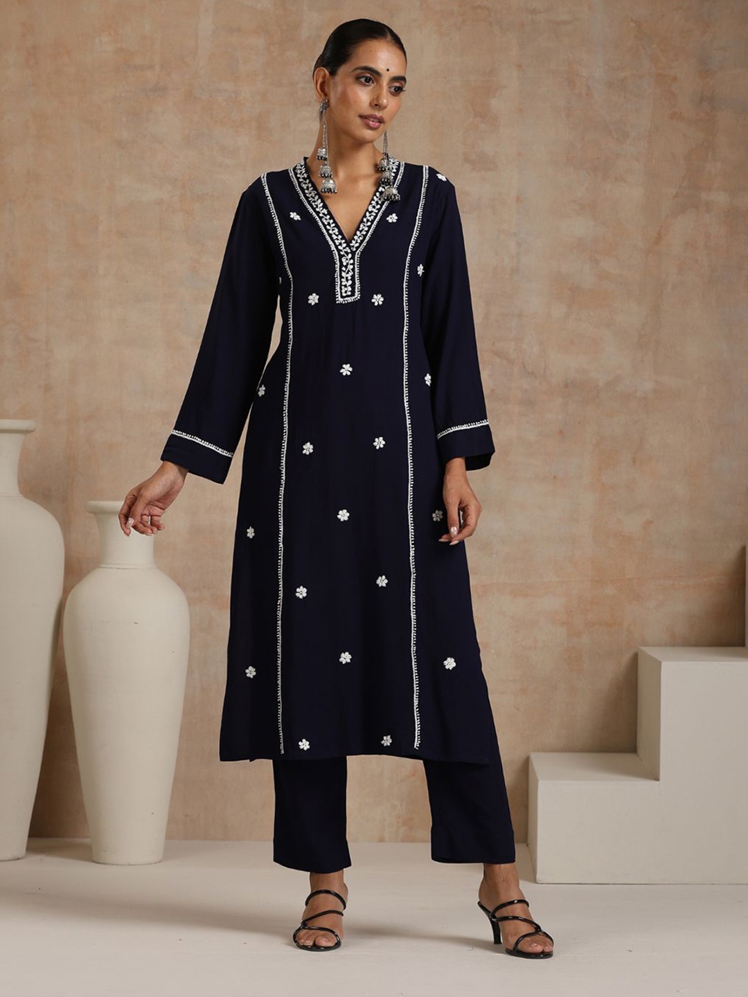 

House of Chikankari Women Floral Embroidered Regular Thread Work Kurta with Trousers, Navy blue