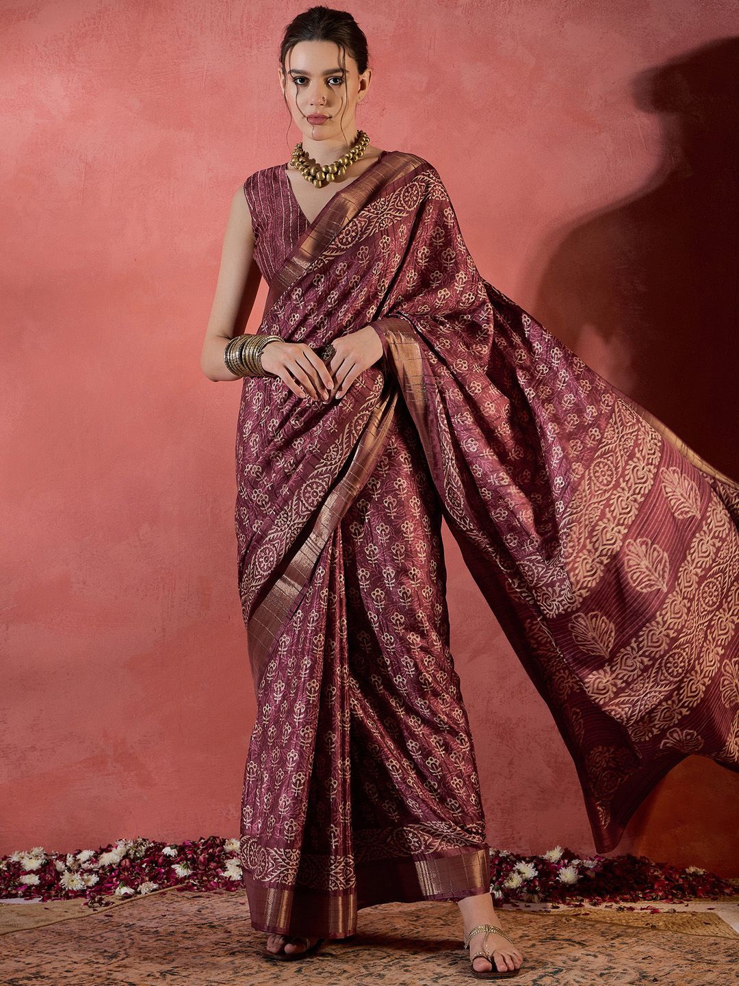 

Saree mall Bagh Zari Silk Blend Sungudi Sarees, Burgundy