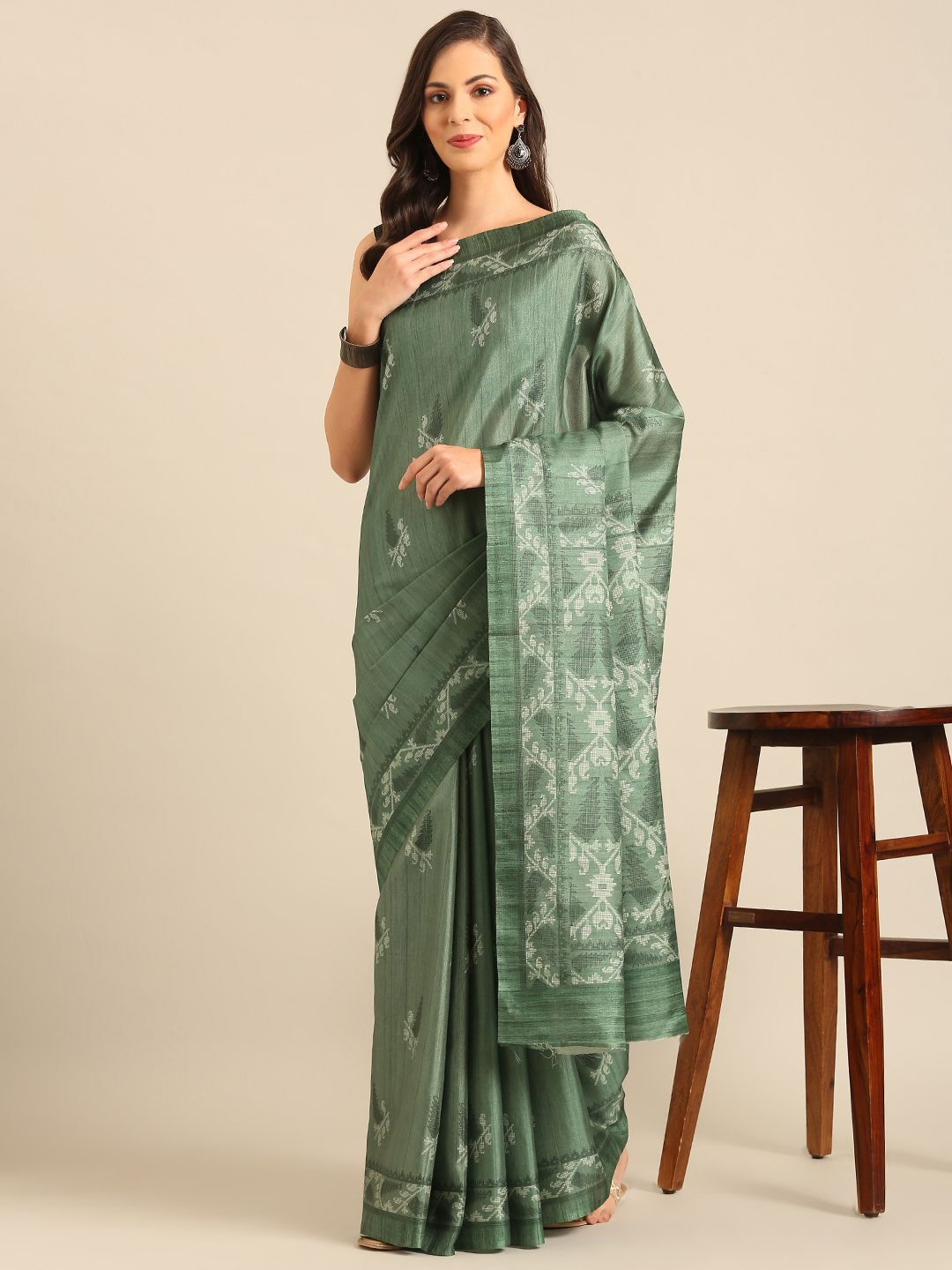 

Fashion Petals Ethnic Motifs Saree, Green