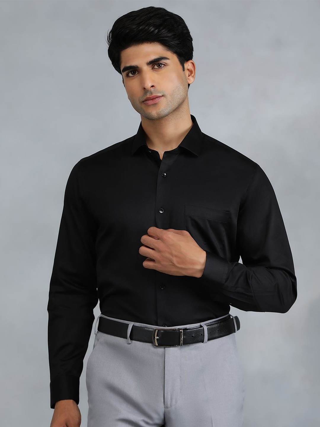 

Greenfibre Men Slim Fit Opaque Casual Shirt, Black