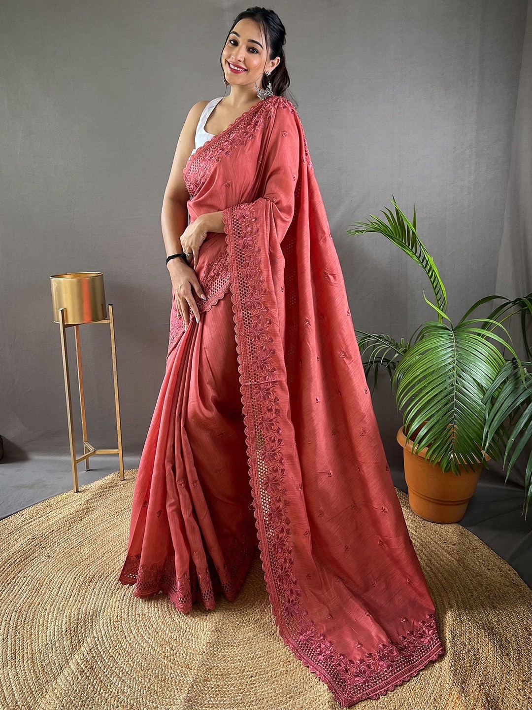 

Tasarika Ethnic Motifs Embroidered Silk Blend Saree, Pink