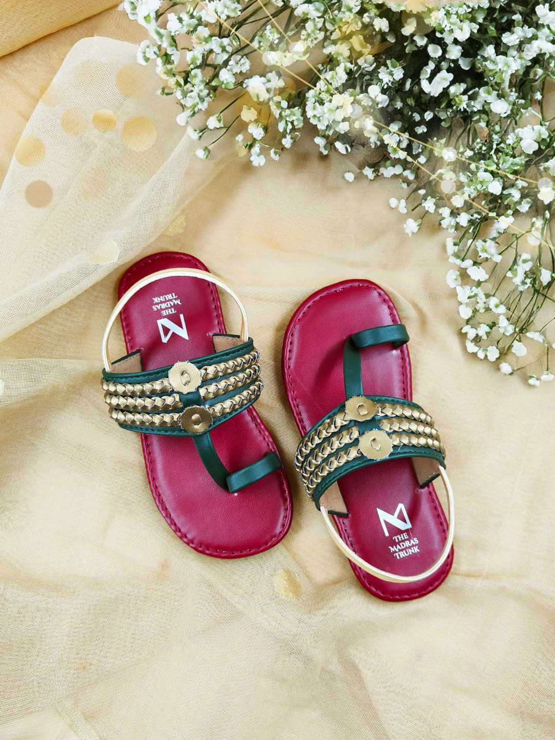 

THE MADRAS TRUNK Unisex Kids Ethnic Comfort Sandals, Maroon