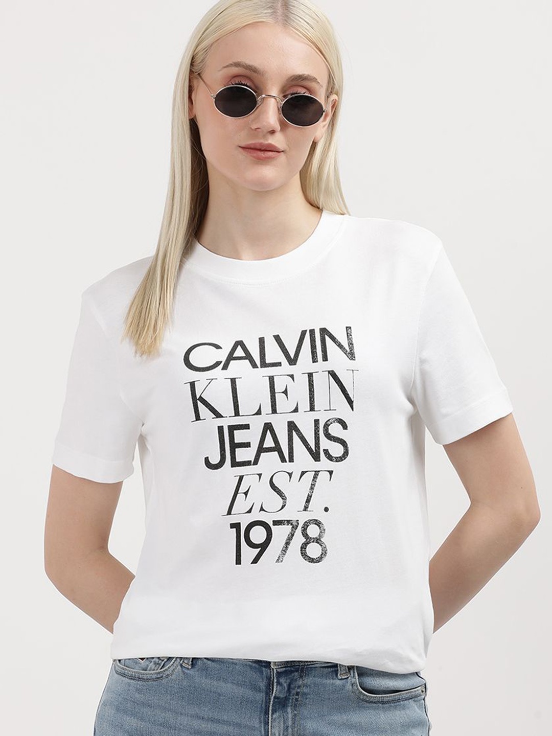 

Calvin Klein Jeans Women Typography Printed Pockets T-shirt, White