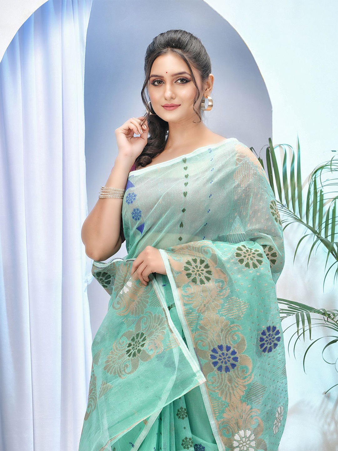 

DESH BIDESH Women Floral Printed Woven Design Pure Cotton Jamdani Saree, Sea green