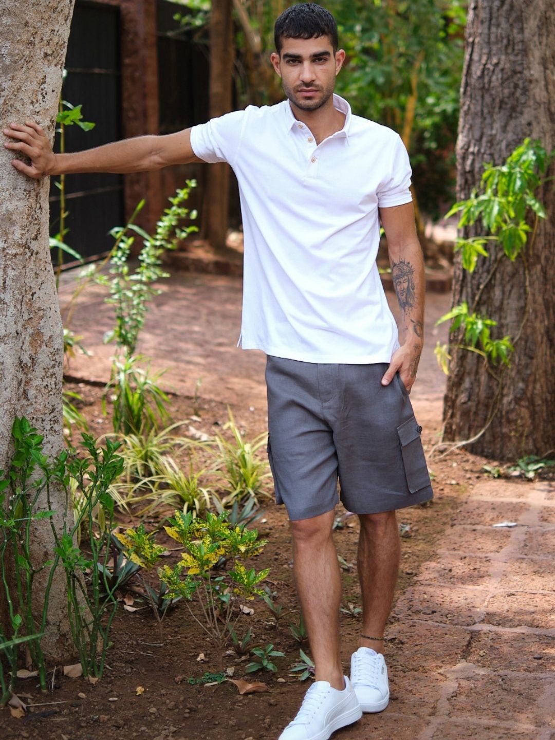 

Creatures of Habit Men Linen Cargo Shorts, Grey