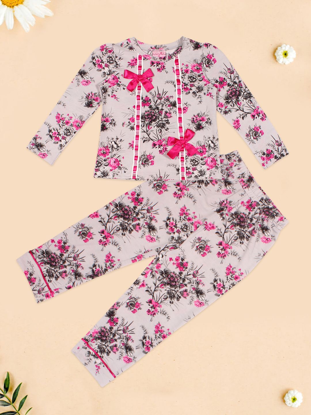 

CUTECUMBER Girls Printed Night suit, Grey