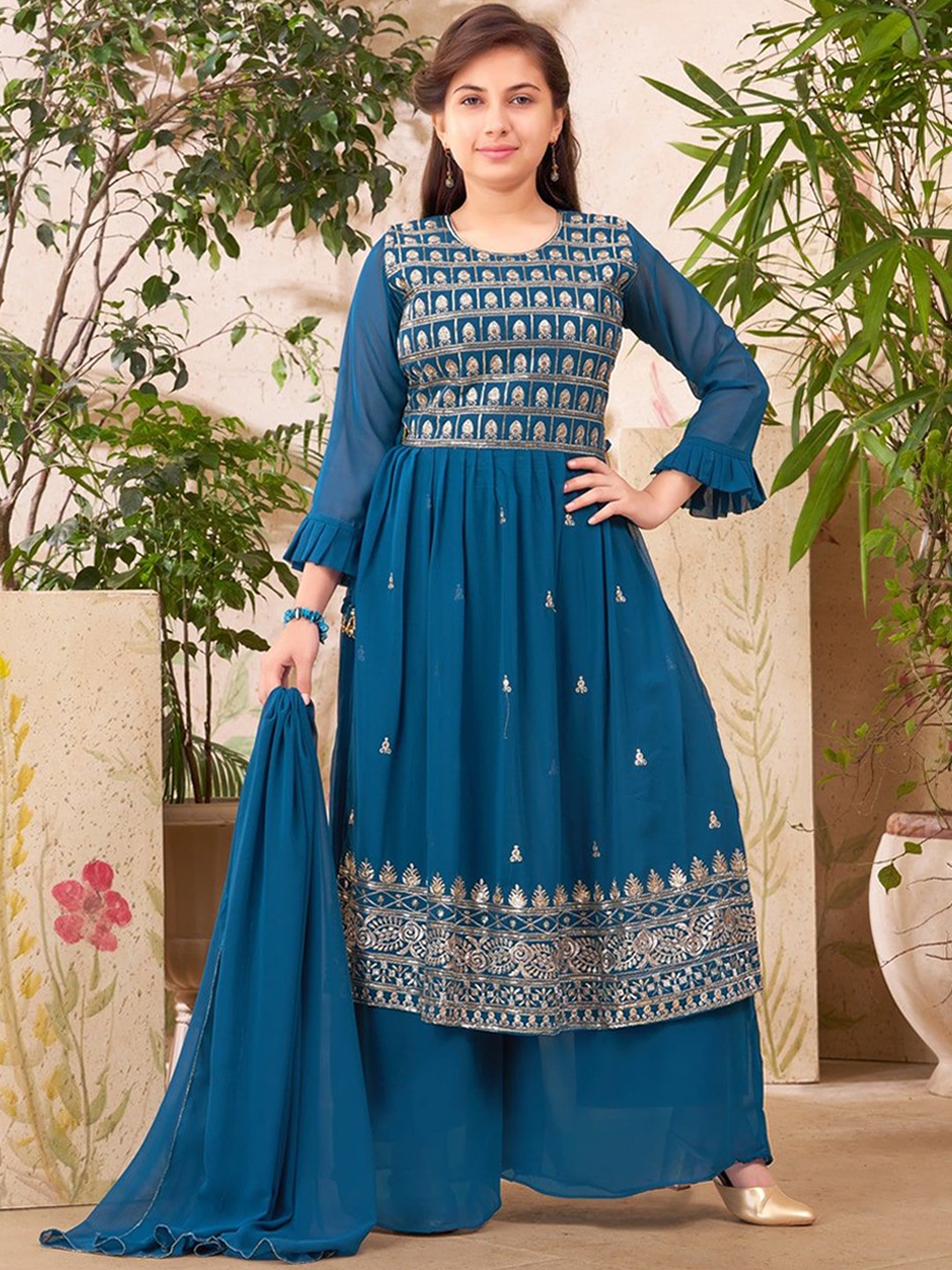 

Aarika Girls Floral Embroidered Regular Sequinned Kurta with Palazzos & With Dupatta, Turquoise blue