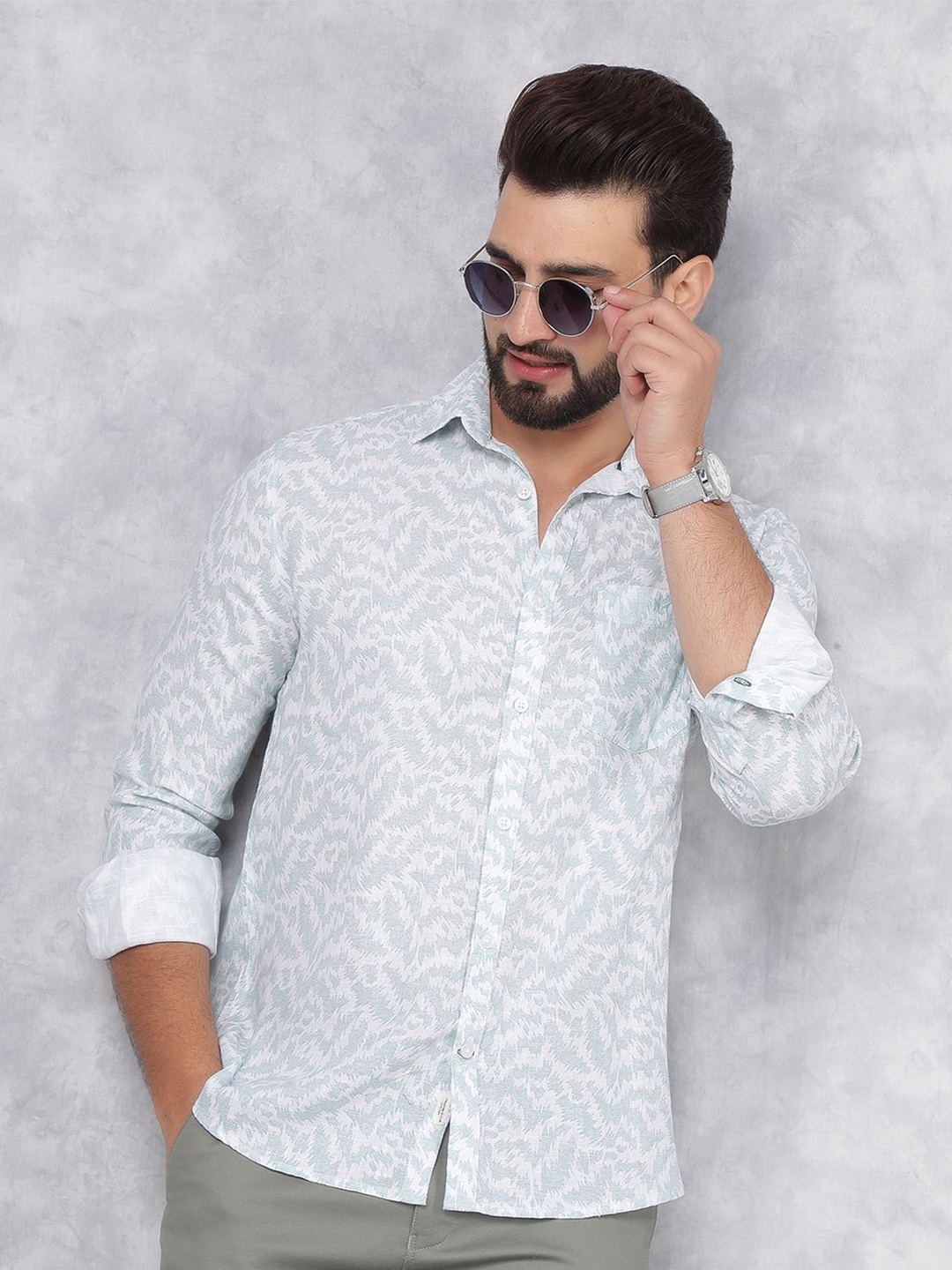 

Crimsoune Club Men Classic Slim Fit Opaque Printed Casual Shirt, Green