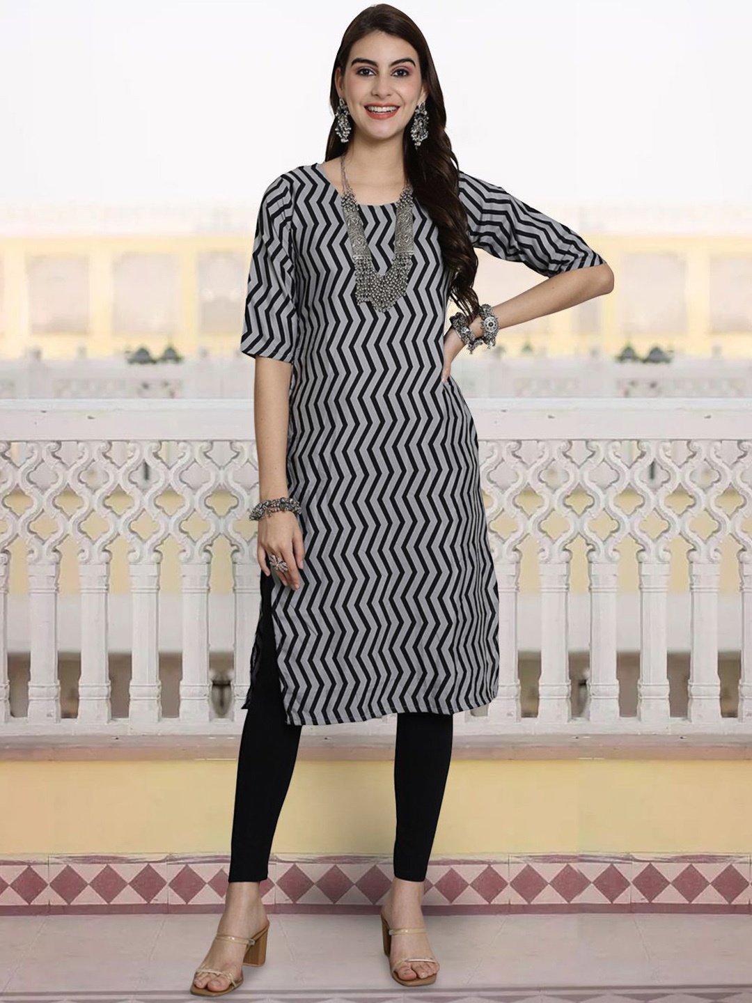 

7Threads Women Geometric Checked Keyhole Neck Flared Sleeves Floral Crepe Anarkali Kurta, Multi