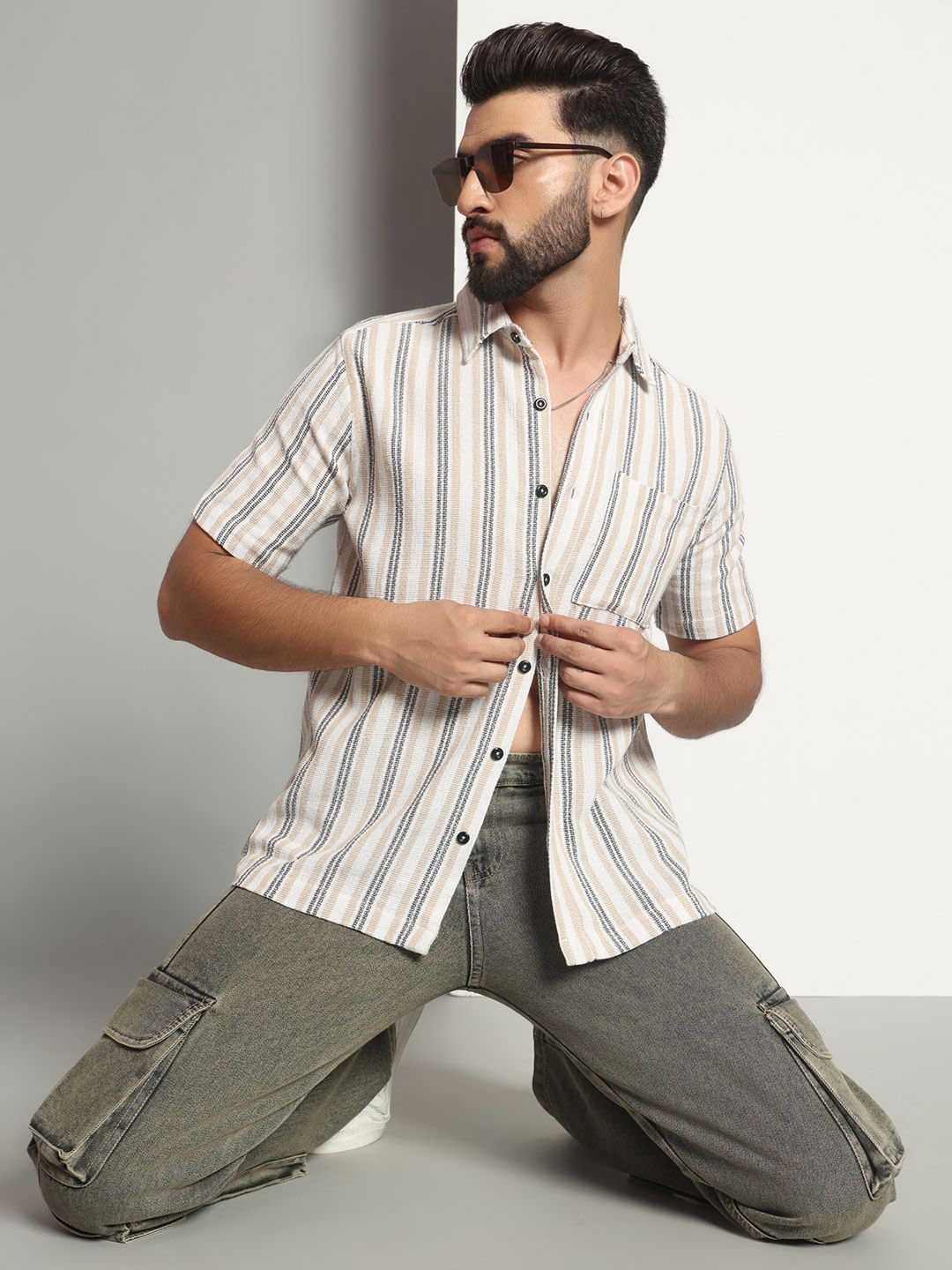 

CHIMPAAANZEE Men Opaque Striped Casual Shirt, White
