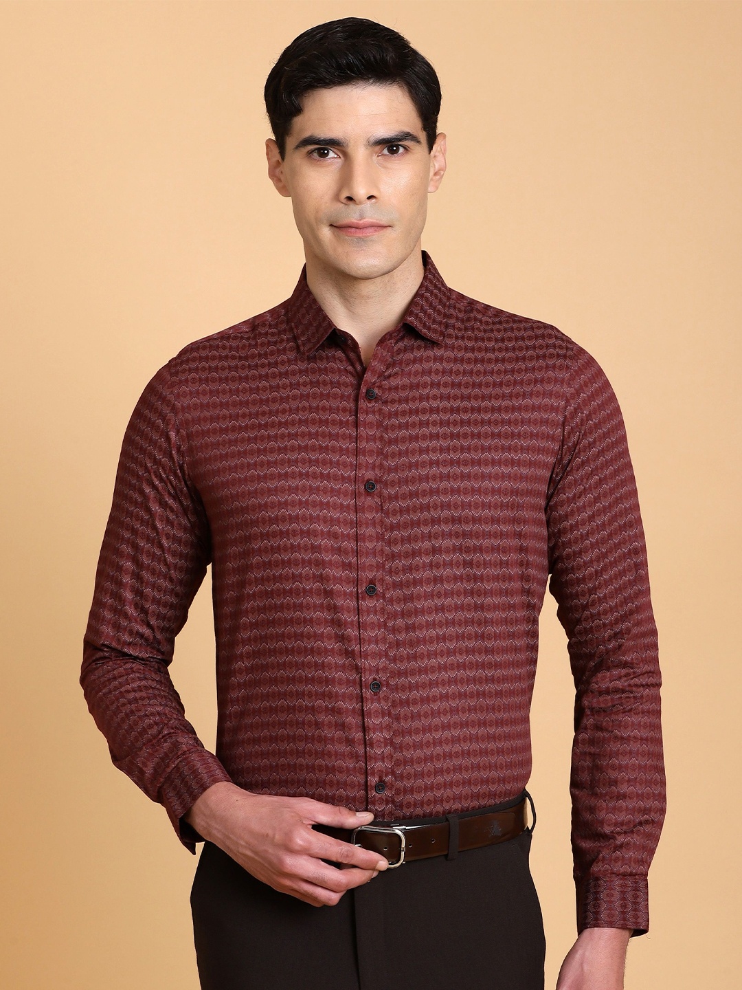 

Gavin Paris Men Classic Opaque Semiformal Shirt, Maroon