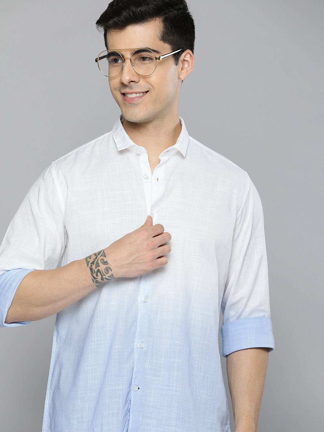 Mast & Harbour Men White & Blue Slim Fit Colourblocked Casual Shirt