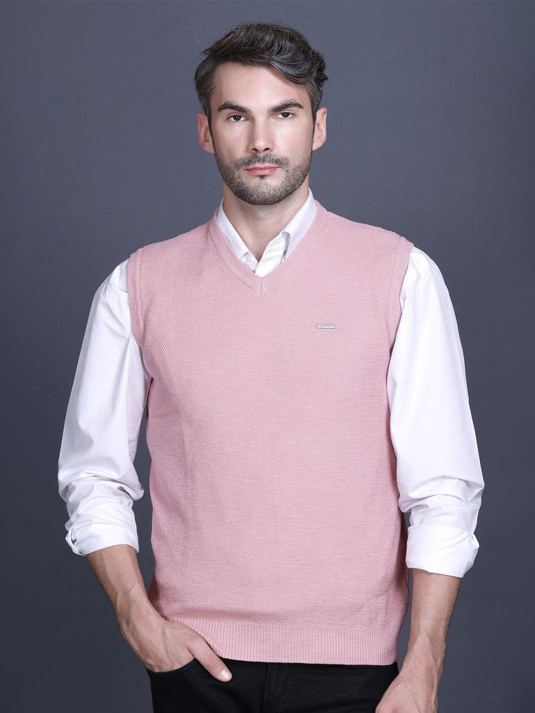 

GODFREY Men Woollen Sweater Vest, Pink